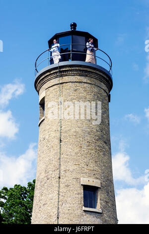 Kenosha Wisconsin, Simmons Island, Southport Light Station, phare historique, construit en 1866, extérieur, devant, entrée, femme femme femme, mère, père Banque D'Images