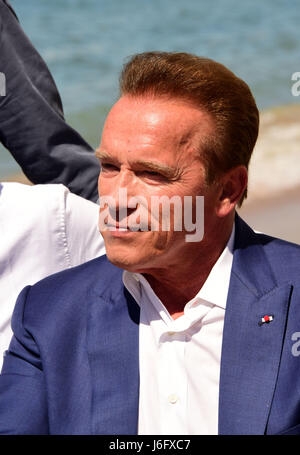 Cannes, France. 20 mai, 2017. Arnold Schwarzenegger participant à un Photocall pour les merveilles de la mer au Festival de Cannes 20 Mai 2017 Crédit : Peter Phillips/Alamy Live News Banque D'Images