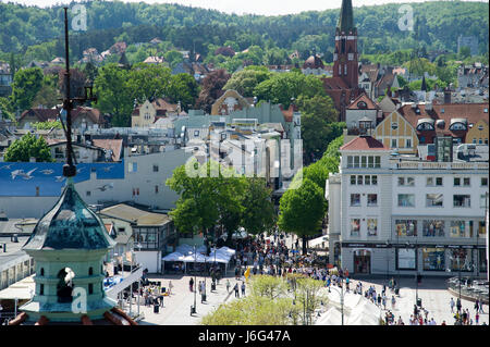 Sopot, Pologne. 21 mai, 2017. Amis de Sopot Square (Plac) Przyjaciol Sopotu zone piétonne et héros de Monte Cassino (ulica Bohaterow Monte Cassino Monciak) à Sopot, Pologne 21 Mai 2017 © Wojciech Strozyk / Alamy Live News Banque D'Images