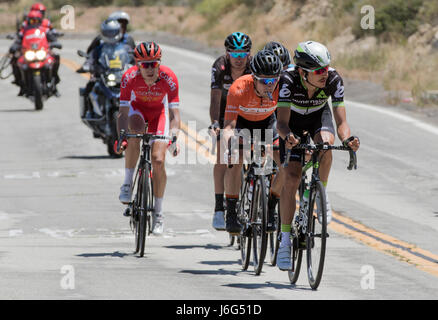 Palmdale, Californie. Le 20 mai 2017. La course approche dirigeants lors de l'étape 7 sur le Mt. Emma Rd. de Palmdale, Californie. Crédit : John Geldermann/Alamy Live News Banque D'Images