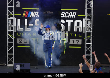 Concord, NC, USA. 20 mai, 2017. 20 mai 2017 - Concord, NC, USA : Jimmie Johnson (48) est présenté à la foule pour le NASCAR Monster Energy All-Star Race à Charlotte Motor Speedway à Concord, NC. Crédit : Justin R. Noe Asp Inc/ASP/ZUMA/Alamy Fil Live News Banque D'Images