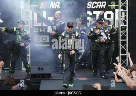 Concord, NC, USA. 20 mai, 2017. 20 mai 2017 - Concord, NC, USA : Kurt Busch (41) est présenté à la foule pour le NASCAR Monster Energy All-Star Race à Charlotte Motor Speedway à Concord, NC. Crédit : Justin R. Noe Asp Inc/ASP/ZUMA/Alamy Fil Live News Banque D'Images