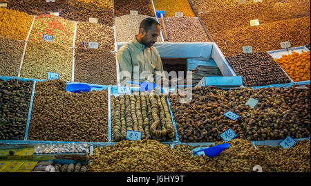 Fruits secs pour la vente, le Souk de la médina, Marrakech, Maroc, Afrique du Nord, Afrique Banque D'Images