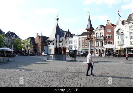 Dans l'historique Grand Place de centre de Den Bosch, Drenthe, Pays-Bas. Banque D'Images