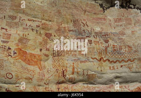 L'art rupestre préhistorique, peintures sur l'abri de la falaise La Lindosa, Colombie Banque D'Images