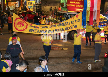 KL, MALAISIE - 10 MAI 2017 : Le royaume du Dharma buddhish wesak socety procession jour arrivent à la Petaling street Chinatown. Banque D'Images