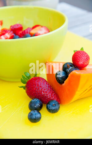 Mélange de fruits et petit-déjeuner à l'avoine Banque D'Images