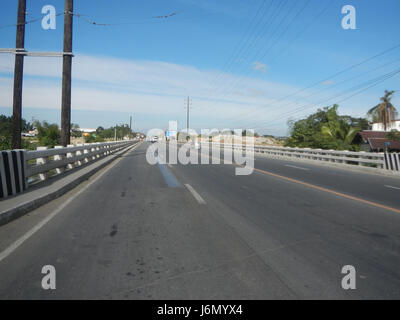 09889 Santa Maria Bulacan Bridge 32 Lalakhan La route de contournement de Santa Clara Santa Maria River Banque D'Images