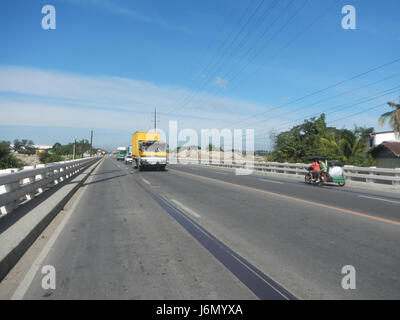 09889 Santa Maria Bulacan Bridge 38 Lalakhan La route de contournement de Santa Clara Santa Maria River Banque D'Images