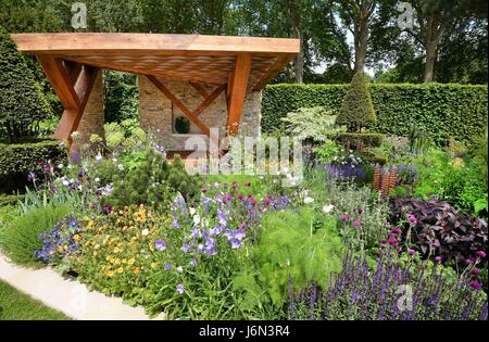 Le Morgan Stanley jardin prête avant la célèbre RHS Chelsea Flower Show à Londres, avant que l'événement s'ouvre au public le mardi. Banque D'Images