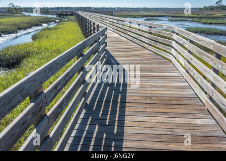 Sunset Pier à marée basse vues préserver à Atlantic Beach, Florida, USA. Banque D'Images