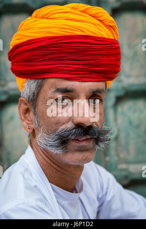 Portrait de Rajasthan habillés en vêtements traditionnels, Jodhpur, Rajasthan, India Banque D'Images