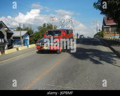 Cette image montre San Joaquin Store Market situé le long de Santa Ana-Candaba Road, à Pampanga, Philippines, illustrant la scène du marché rural et le commerce local. Banque D'Images