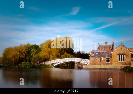 Pont sur la rivière chinois blanc Great Ouse à Godmanchester dans Cambridgeshire. Banque D'Images