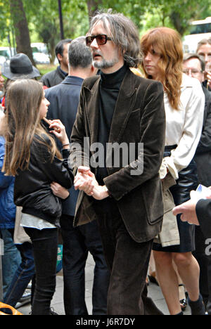 London, UK, 18/05/2017 Jarvie Cocker arrive pour l'année 2017 Ivor Novello au Cavendish House Hotel de Park Lane. Banque D'Images