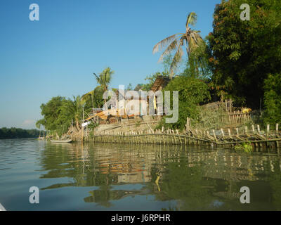 0587 Apalit Pulilan Plaridel Calumpit Bulacan 12 banques Rivière Pampanga Banque D'Images