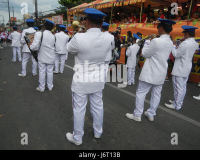 09774 San Isidro Labrador Fiesta Paroisse Bulacan Pulilan Carabao agenouillée 23 2017 Festival Banque D'Images