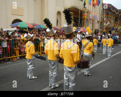 09826 Fiesta Paroisse San Isidro Labrador Bulacan Pulilan Carabao agenouillée 28 2017 Festival Banque D'Images
