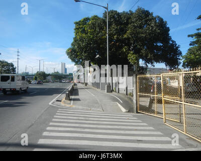 09595 bandes cyclables Santolan LRT Station Marcos l'autoroute 17 Banque D'Images