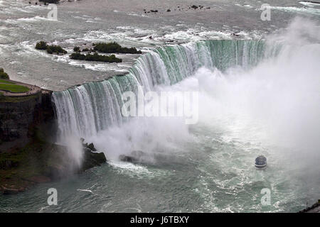 L'ouest des États-Unis a beaucoup de belles chutes d'eau qui sont à l'intérieur de courtes randonnées sur les routes. Horseshoe Falls, New York. Banque D'Images