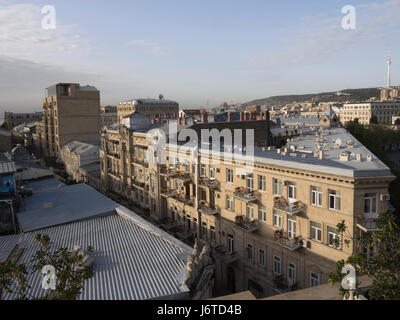 Vue panoramique sur les toits de la ville de Bakou, capitale de l'Azerbaïdjan Banque D'Images