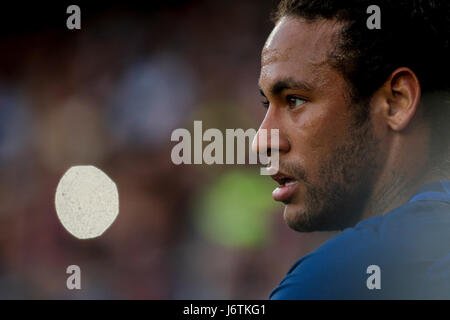 Barcelone, Espagne. 21 mai, 2017. Barcelone, Neymar cherche sur pendant la première division espagnole match de foot entre FC Barcelone et SD Eibar au Camp Nou à Barcelone, Espagne, le 21 mai 2017. Credit : Pau Barrena/Xinhua/Alamy Live News Banque D'Images