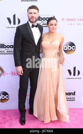 Las Vegas, NV, USA. 21 mai, 2017. 21 mai 2017 - Las Vegas, Nevada - Sam Hunt, Hannah Hunt. 2017 Billboard Music Awards Les arrivées à T-Mobile Arena. Crédit photo : MJT/AdMedia : Crédit Mjt/AdMedia/ZUMA/Alamy Fil Live News Banque D'Images