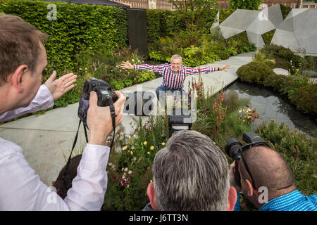 Londres, Royaume-Uni. 22 mai, 2017. Jeremy Vine de BBC Radio 2 pose pour photos de presse. RHS Chelsea Flower Show © Guy Josse/Alamy Live News Banque D'Images