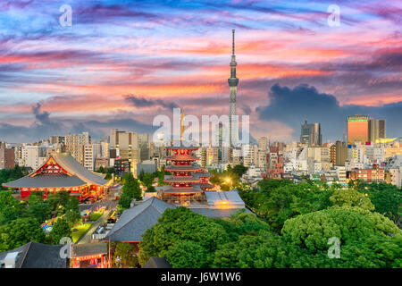 Tokyo, Japon à tour Skytree et Sensoji. Banque D'Images