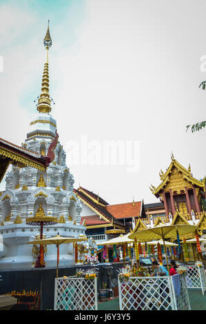 Chiang Rai, Thaïlande - 15 Avril 2017 : Songkran est le Nouvel An Thaï's festival. Images de Bouddha. Banque D'Images