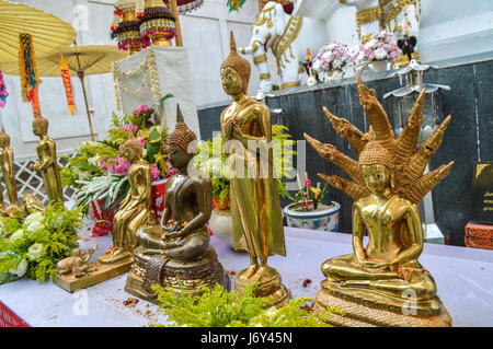 Chiang Rai, Thaïlande - 15 Avril 2017 : Songkran est le Nouvel An Thaï's festival. Images de Bouddha. Banque D'Images