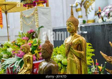 Chiang Rai, Thaïlande - 15 Avril 2017 : Songkran est le Nouvel An Thaï's festival. Images de Bouddha. Banque D'Images