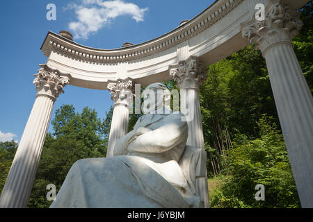 Arbre généalogique monument alpes montagnes autriche shine brille sereine lumière lucent Banque D'Images