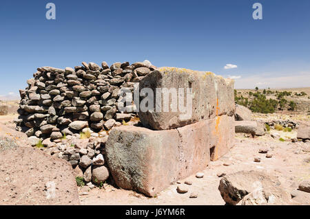 Inca - Pérou ruines préhistoriques de Sillustani près de Puno, lac Titicaca. Cette photo présente dans archaelolgical tours funéraires de Sillustani complexes Banque D'Images