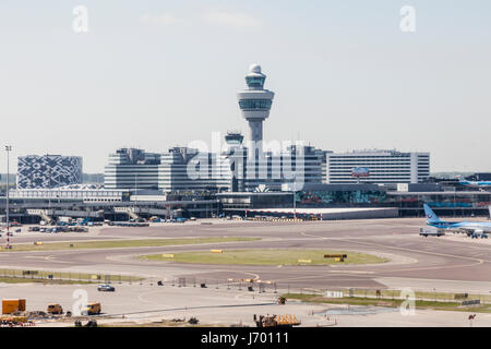 L'aéroport de Schiphol Amsterdam, LVNL Unités de contrôle de la circulation aérienne, l'hôtel Hilton, Sheraton Hotel, Thomson avion, les Pays-Bas, Europe Banque D'Images