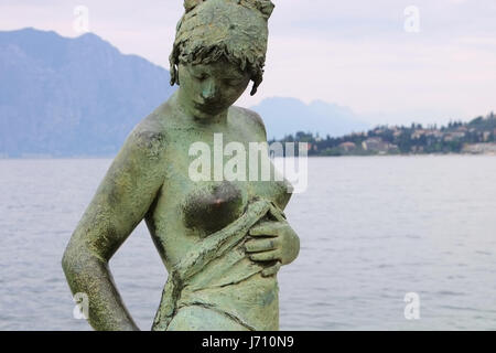 Cassone di Malcesine statue sur le lac de Garde en Italie Banque D'Images