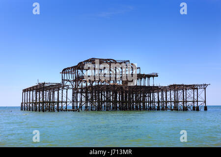 L'ancienne jetée Ouest ruine, Brighton, Royaume-Uni Banque D'Images