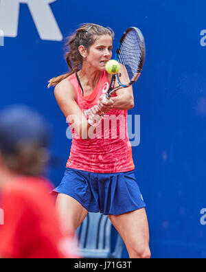 Nürnberg, Allemagne. 22 mai, 2017. WTA Tennis 2017 Versicherungscup Nuernberger Mesdames, Nueremberg, 22 mai 2017. Julia GOERGES, GER Tennis Professional en action coups droits, revers dans son match contre le Japonais Nao HIBINO, JPN, Goerges a gagné 7:5 6:1 . WTA Tennis 2017 Versicherungscup Nuernberger Dames ronde préliminaire, DEB, Nuernberg, Allemagne 22 mai 2017. Crédit : Peter Schatz/Alamy Live News Banque D'Images