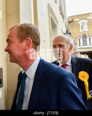 Richmond, London, UK. 22 mai 2017. Tim Farron et Vince Cable visiter broutent AC à Richmond au sud de Londres. Crédit : Matthieu Chattle/Alamy Live News Banque D'Images