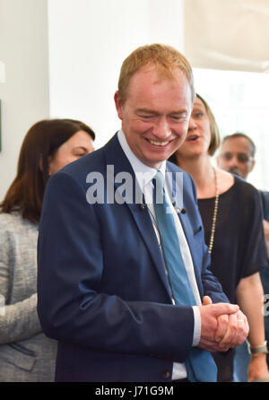 Richmond, London, UK. 22 mai 2017. Tim Farron et Vince Cable visiter broutent AC à Richmond au sud de Londres. Crédit : Matthieu Chattle/Alamy Live News Banque D'Images