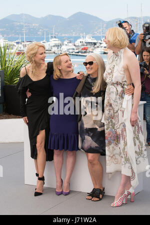 Cannes, France. 23 mai, 2017. Nicole Kidman, Elisabeth Moss, Jane Campion & Gwendoline Christie au photocall pour 'Haut du lac : China Girl' à la 70e Festival de Cannes, Cannes, France. Crédit : Sarah Stewart/Alamy Live News Banque D'Images