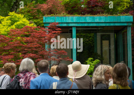 Le Royal Hospital Chelsea, London, UK. 23 mai, 2017. L'assemblée annuelle de la pinnacle calendriers horticoles, la RHS Chelsea Flower Show, ouverture des journée de la célèbre garden show avec participation à de grandes foules. Credit : Malcolm Park editorial/Alamy Live News. Banque D'Images