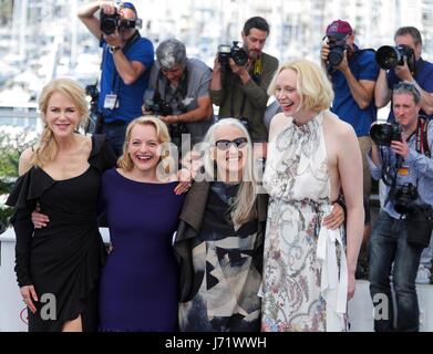 Cannes, France. 23 mai, 2017. Nicole Kidman, Elisabeth Moss, Jane Campion, Gwendoline Christie et directeur d'acteurs Haut de la Fille du lac : la Chine. Photocall. 70 ème Festival du Film de Cannes Cannes, France 23 mai 2017 Diz100572 Allstar Crédit : photo library/Alamy Live News Banque D'Images