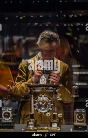 Londres, Royaume-Uni. 23 mai, 2017. Le Cartier en mouvement exposition au design museum. Londres 23 mai 2017. Crédit : Guy Bell/Alamy Live News Banque D'Images