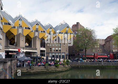 ROTTERDAM, Pays-Bas - 16 MAI 2017 : maisons Cube sont un ensemble de maisons construites à Rotterdam et Arnhem aux Pays-Bas, conçu par l'arch Banque D'Images