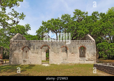 Mur Tabby ruines de la chapelle de la facilité de Saint Helenas Episcopal Church à Saint Helena Island dans le comté de Beaufort, Caroline du Sud Banque D'Images