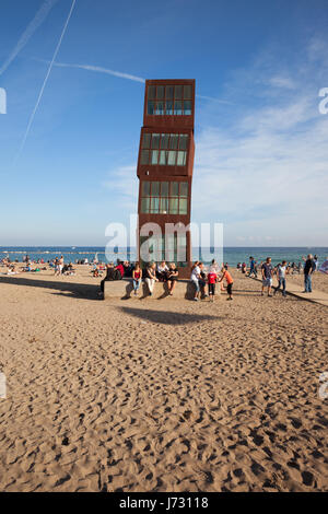 Espagne, Catalogne, Barcelone, la plage de Barceloneta, l'Estel Ferit (les blessés étoile filante) art installation par Rebecca Horn Banque D'Images