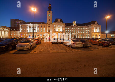 Jablonowski Palace (Palac Jablonowskich) sur place Teatralny de nuit en ville de Varsovie, Pologne, ancien hôtel de ville, de style néo-Renaissance Banque D'Images