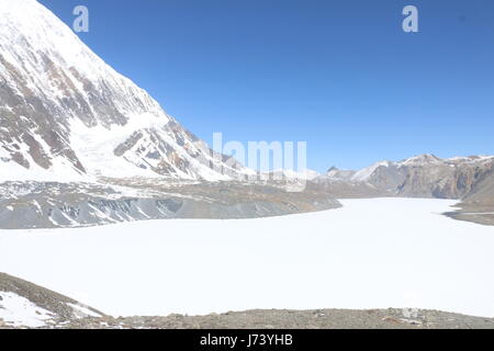 Annapurna Himalaya entourant le lac Tilicho Manang Népal Banque D'Images