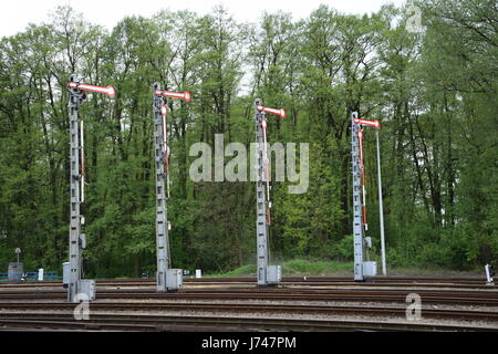 Les sémaphores railway signal en stop/position de danger Banque D'Images